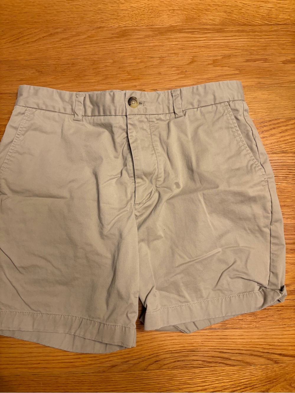 Vineyard Vines Men's Light Khaki Flat-Front Shorts